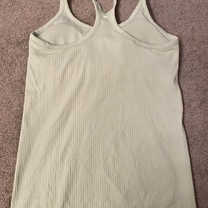 Lululemon tank top with removable pads